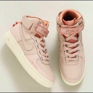 Nike Air Force 1 High Utility Pink